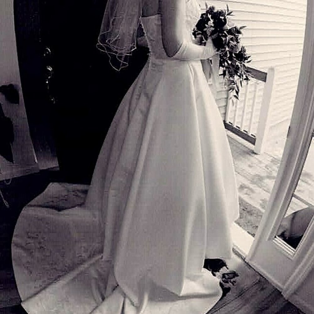 Wedding gown